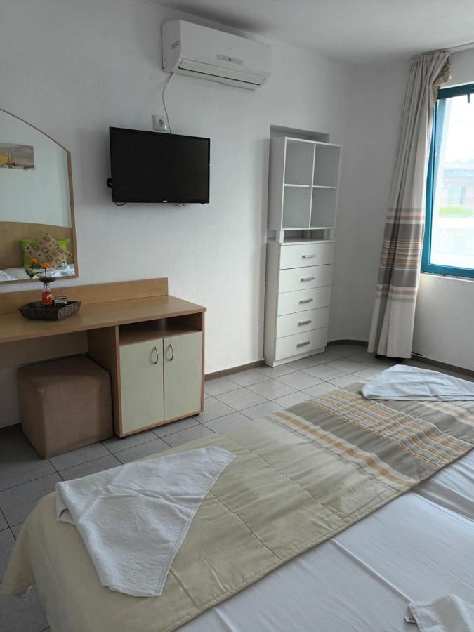 Alba Family Club Hotel Primorsko Bagian luar foto