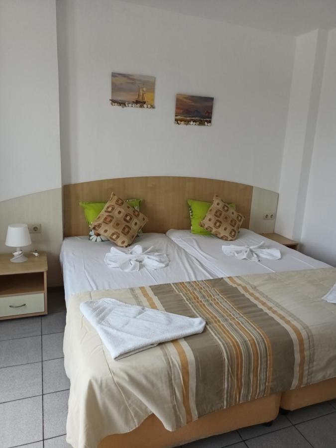 Alba Family Club Hotel Primorsko Bagian luar foto