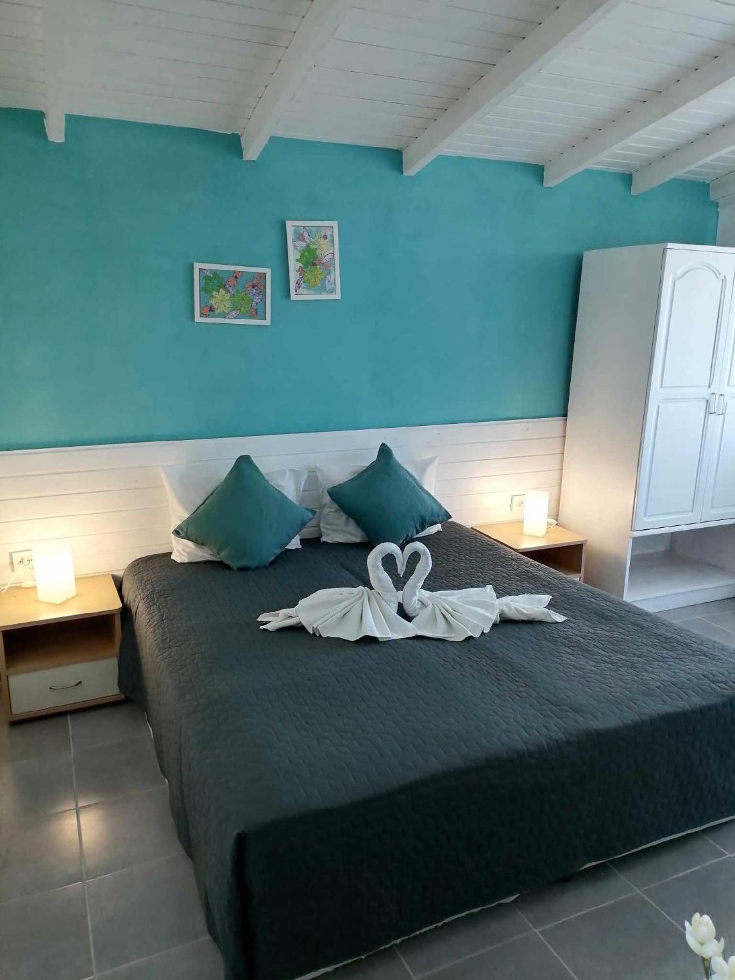Alba Family Club Hotel Primorsko Bagian luar foto