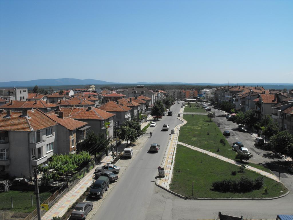 Alba Family Club Hotel Primorsko Bagian luar foto