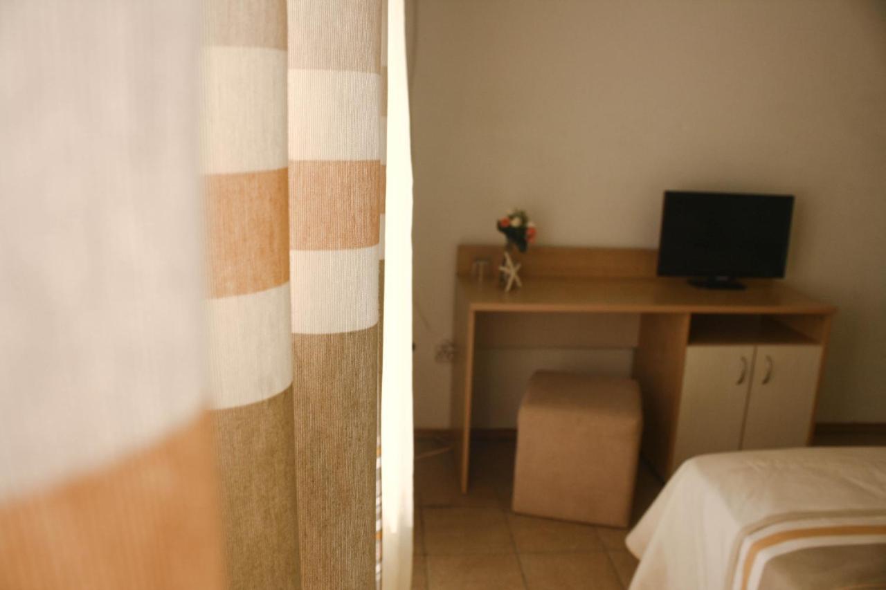 Alba Family Club Hotel Primorsko Bagian luar foto