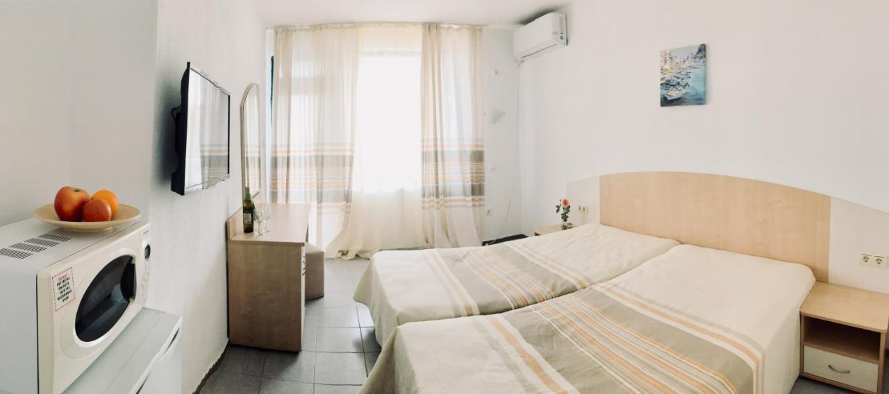 Alba Family Club Hotel Primorsko Bagian luar foto