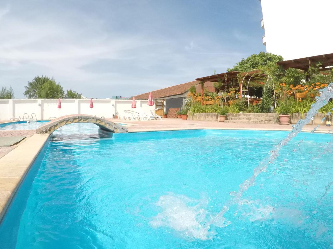 Alba Family Club Hotel Primorsko Bagian luar foto