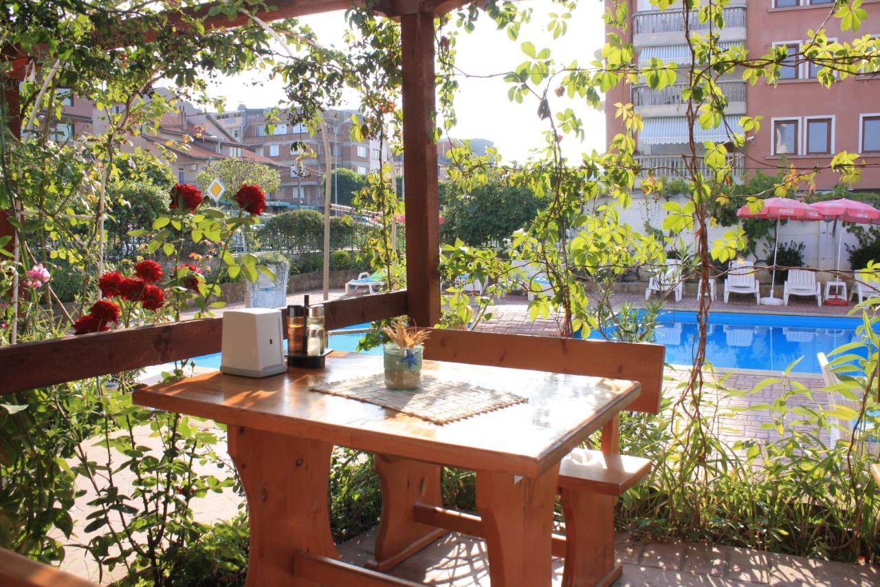 Alba Family Club Hotel Primorsko Bagian luar foto