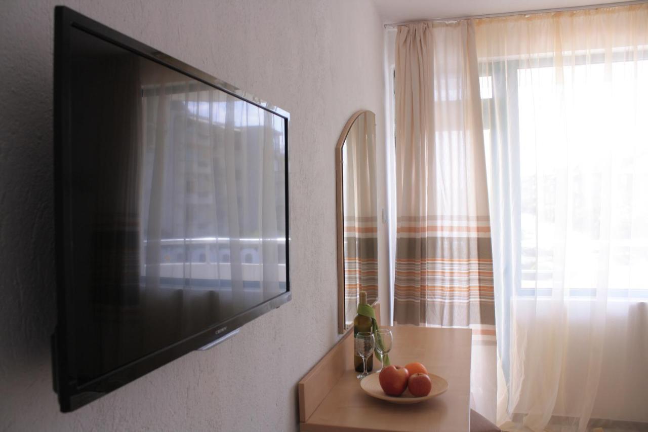 Alba Family Club Hotel Primorsko Bagian luar foto